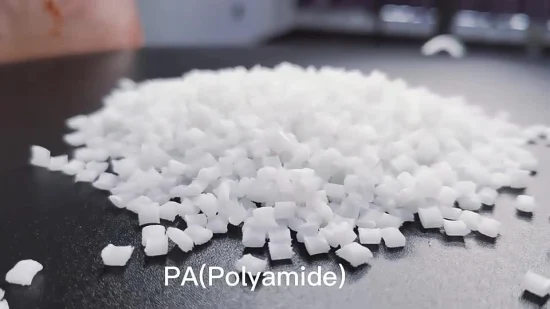 射出品質のナイロン繊維強化プラスチック粒子。 繊維強化 PA6、30% 改質。